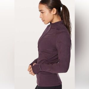 Lululemon Toasty Tech 1/4 zip embroidered sleeve size 4 purple pullover top